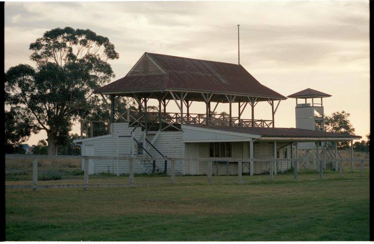 Helena Vale Racecourse - State Library of Western Australia